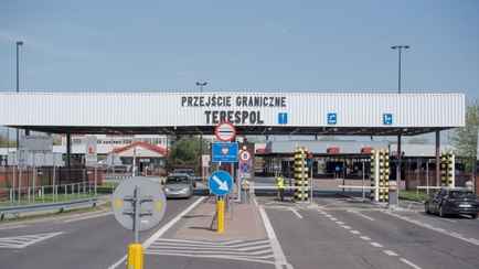 Очередь на въезд в Польшу из Беларуси выросла почти до 2,5 тыс. авто