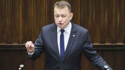 Экс-министр обороны Польши попал под суд из-за раскрытого плана обороны в случае нападения России