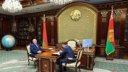 Лукашенко потребовал, чтобы у белорусских банков не было «лишних» денег