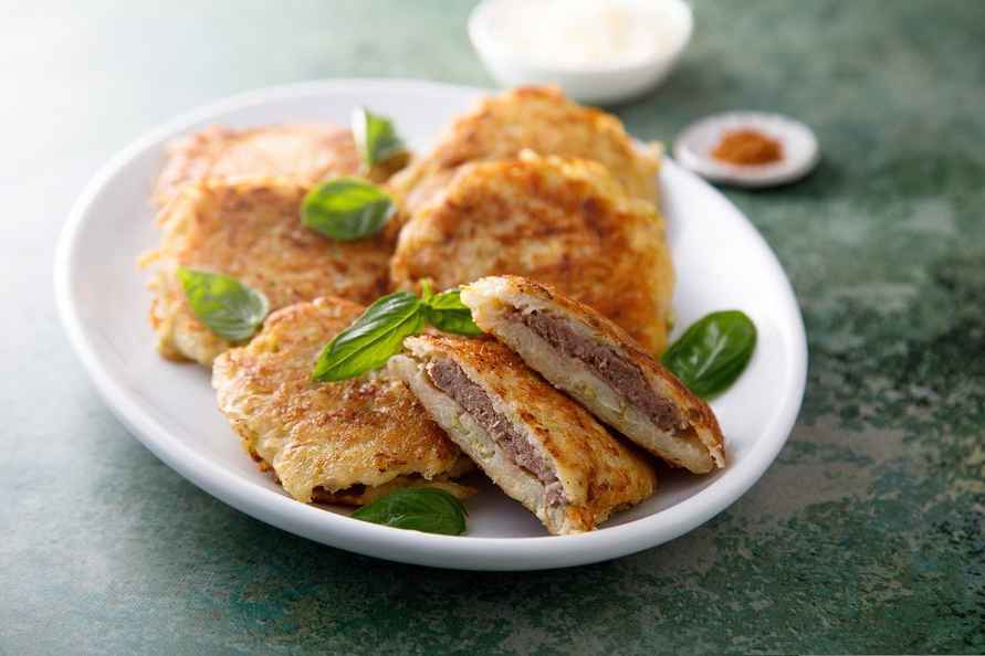 Поляки поделились рецептом белорусских драников. Посмотрели, похожи ли на настоящие