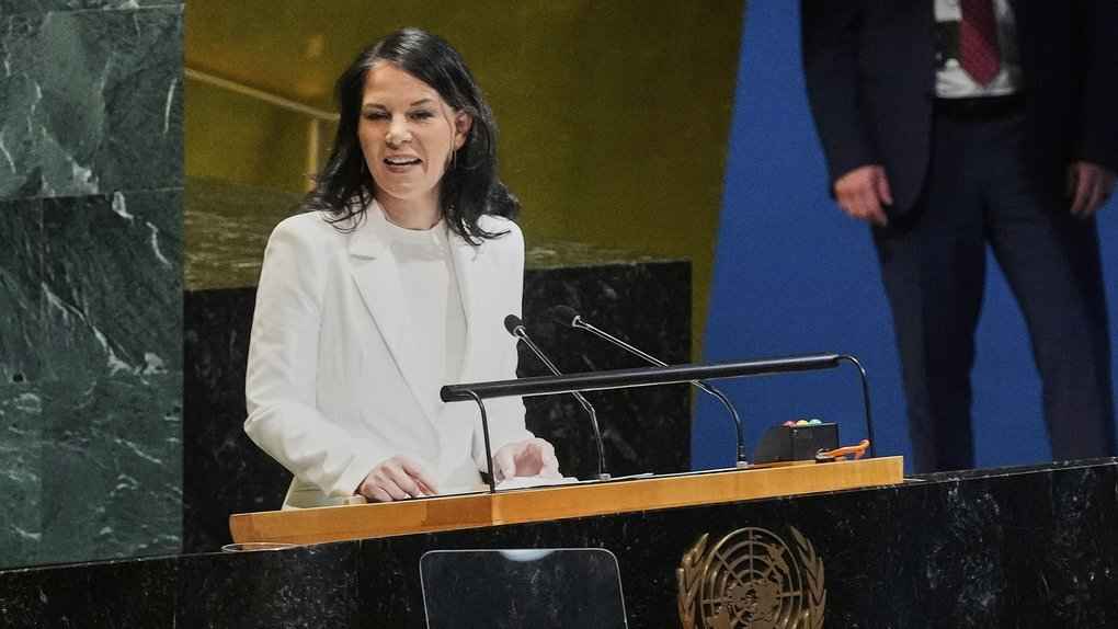 Призвала ввести международные войска в Украину. Новым председателем Генассамблеи ООН стала экс-министр Германии