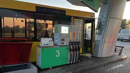 В Минске водитель городского автобуса врезалась в АЗС