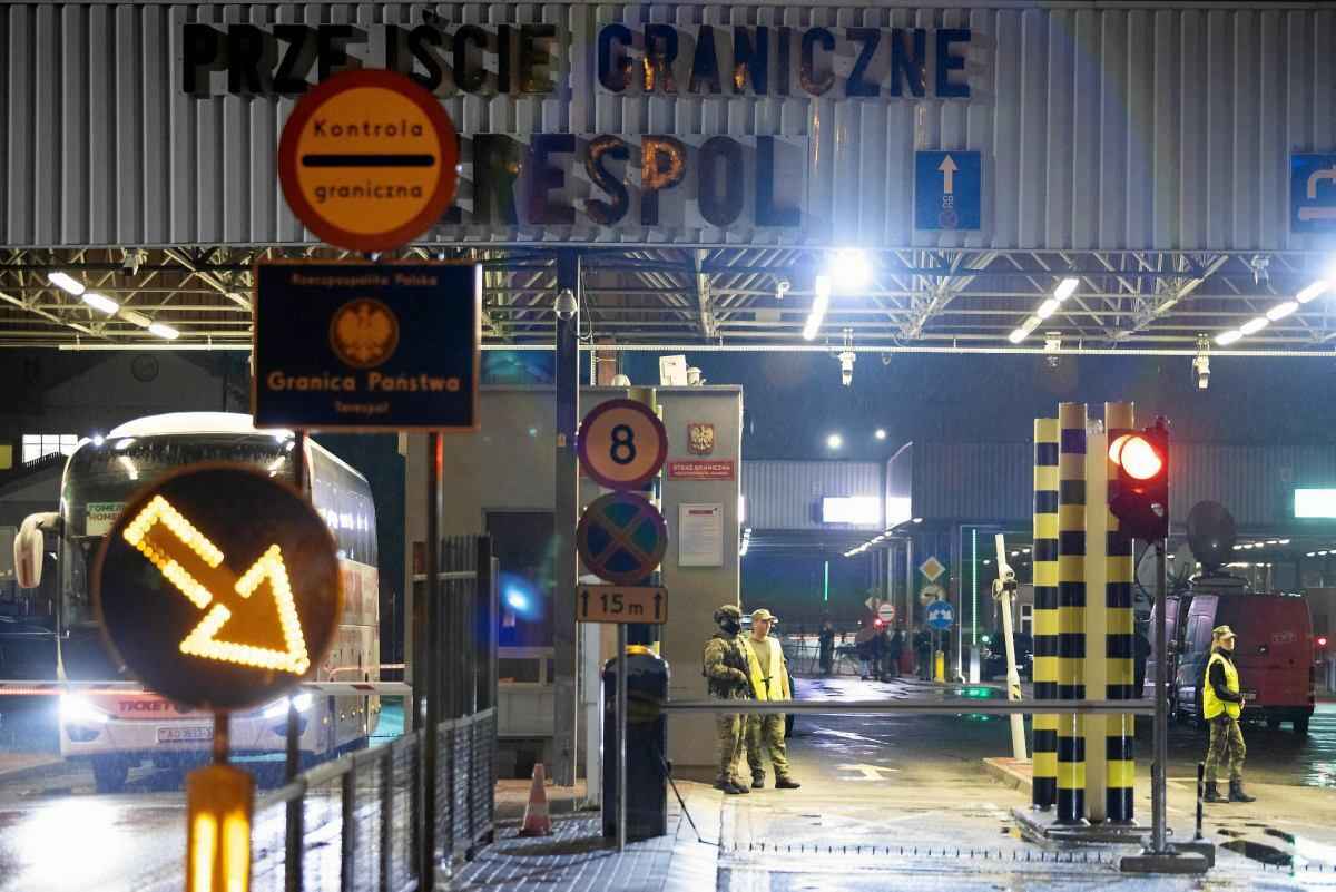 В ГПК рассказали, что с иностранцами, не успевшими вернуться в Польшу до закрытия границы с Беларусью