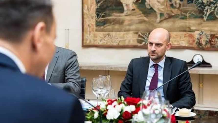 Польша и Франция объявили об "агонии" российской экономки. Что говорят в Москве?