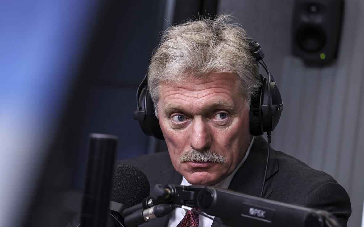 Песков объявил вокруг России "судьбоносную" войну