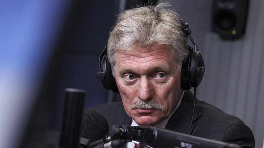 Песков объявил вокруг России "судьбоносную" войну