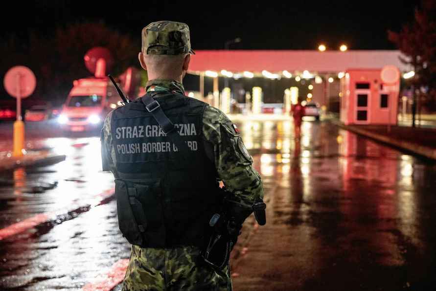 В ГПК рассказали, что с иностранцами, не успевшими вернуться в Польшу до закрытия границы с Беларусью