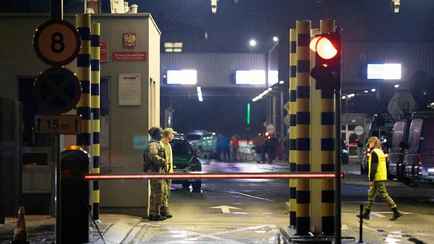 В очереди в Польшу после открытия границы с Беларусью скопилось больше 3 тыс. легковушек