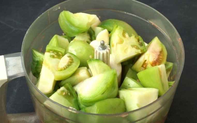 Обязательно закатайте на зиму аджику. Эти 3 рецепта понравились сотням тысяч людей