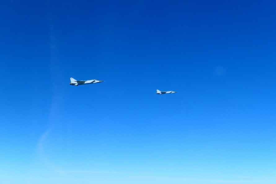 Венгерские истребители перехватили пять российских военных самолетов над Балтийским морем