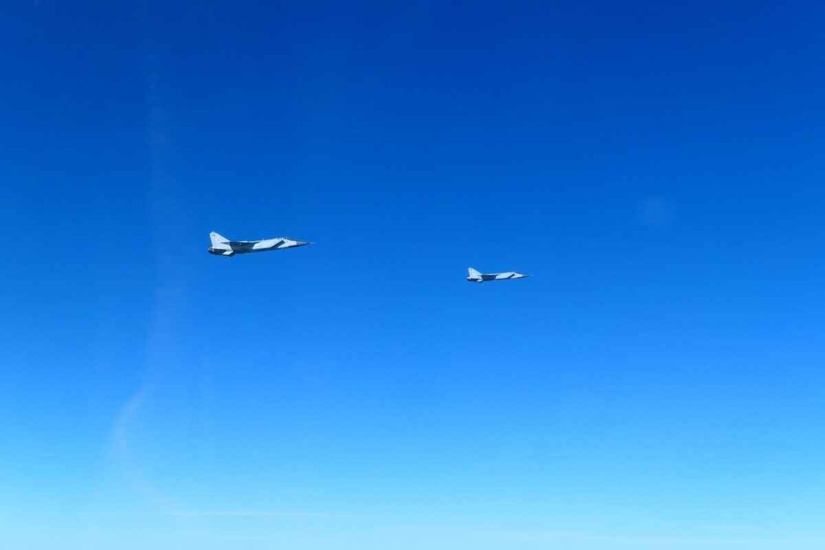 Венгерские истребители перехватили пять российских военных самолетов над Балтийским морем