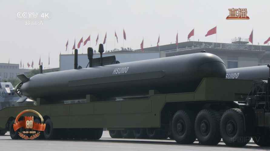 Роботы-волки, новые лазеры и межконтинентальная ядерка. Какое оружие показал Китай на военном параде?