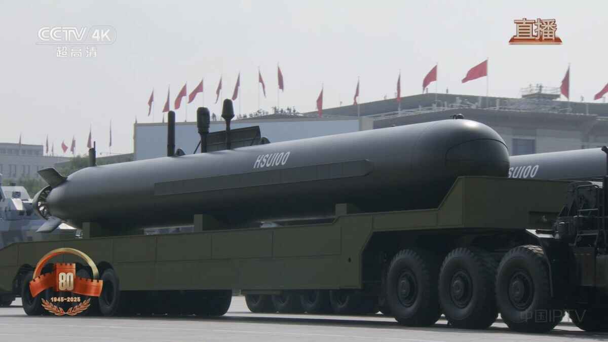 Роботы-волки, новые лазеры и межконтинентальная ядерка. Какое оружие показал Китай на военном параде?