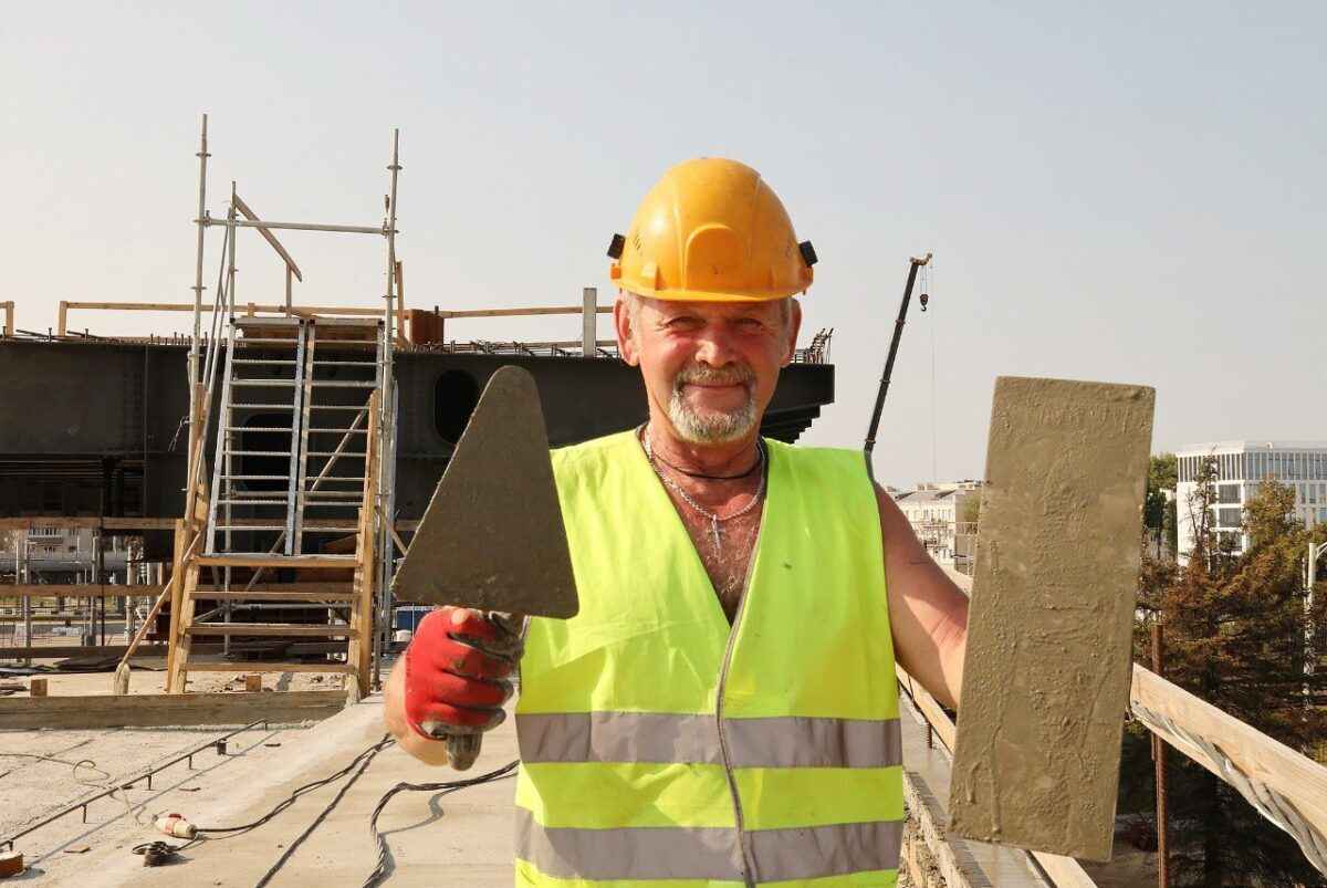 В центре Минске установили уникальную комбинированную часть моста