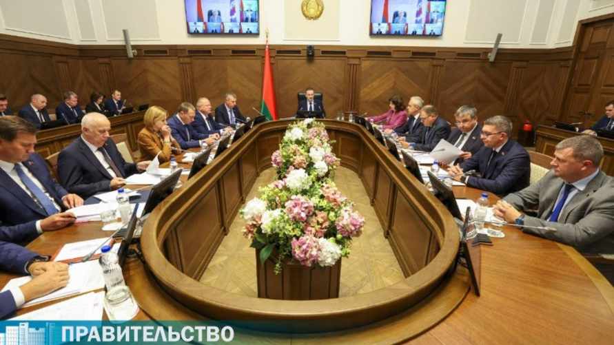 Турчин потребовал не превращать программу развития Беларуси до 2030 года в "программу строительства дорог"