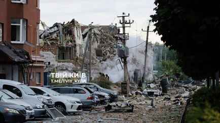 В Киеве ракеты и БПЛА разрушили целую улицу