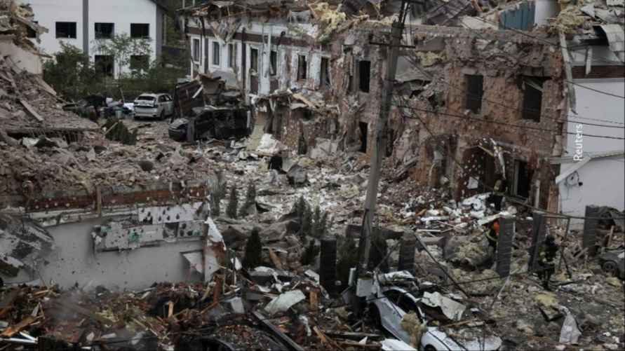 В Киеве ракеты и БПЛА разрушили целую улицу