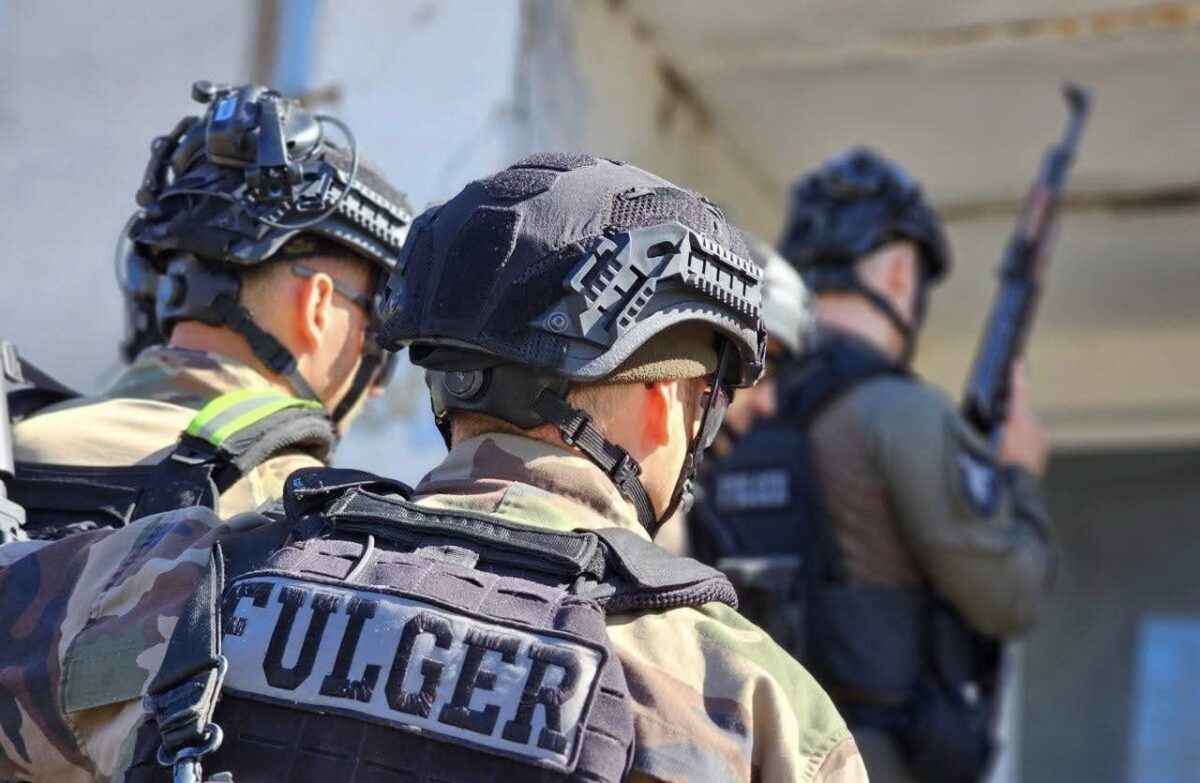 Полиция Молдовы начала обыски в офисах пророссийских партий