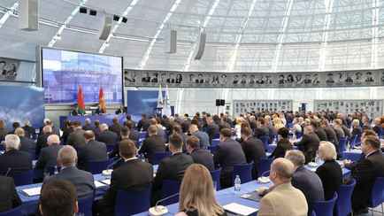 В Беларуси ввели новые правила «служебных командировок за границу» для госслужащих