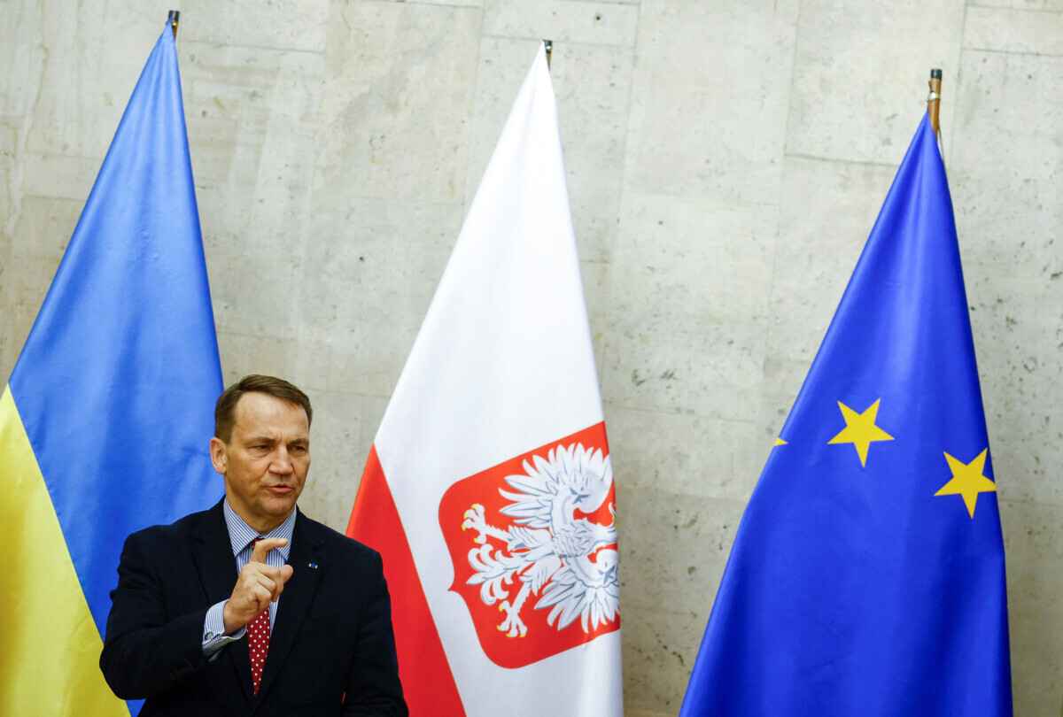 БПЛА, влетевшие в Польшу, были без взрывчатки. Сикорский назвал из "проверкой"