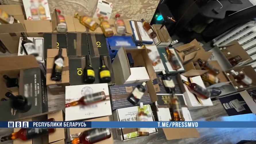 Не самогон. В МВД показали, какой алкоголь дома у белорусов может стать причиной штрафов и конфискации