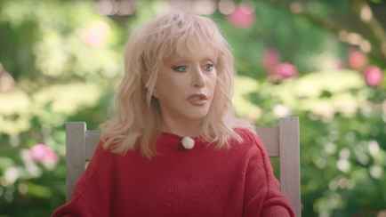 «Начали троллить» — Пугачёва ответила, почему и как уехала из России