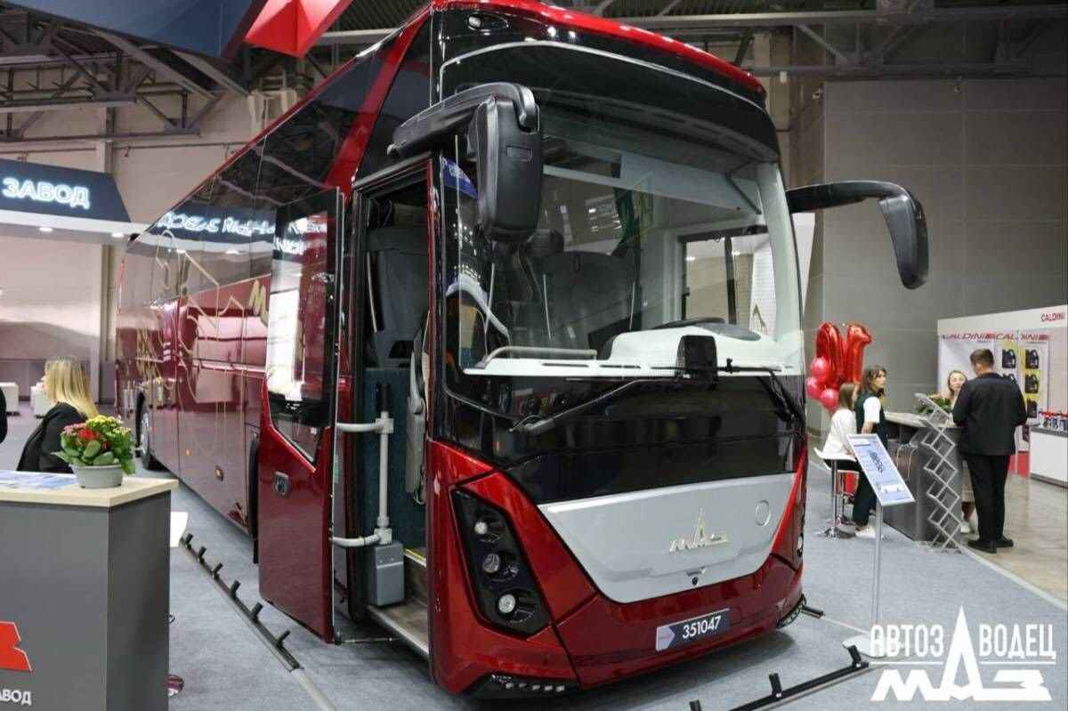 МАЗ пообещал показать в Минске автобус, который все ждали