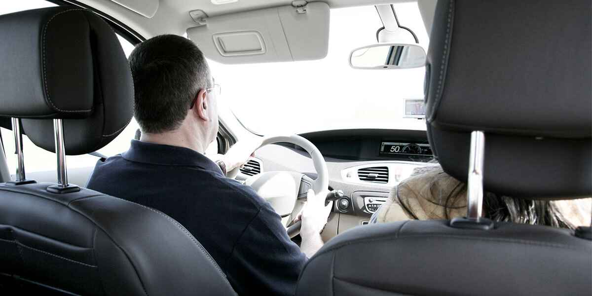 Автоэксперты назвали скрытую функцию подголовника в машине, которая может спасти жизнь