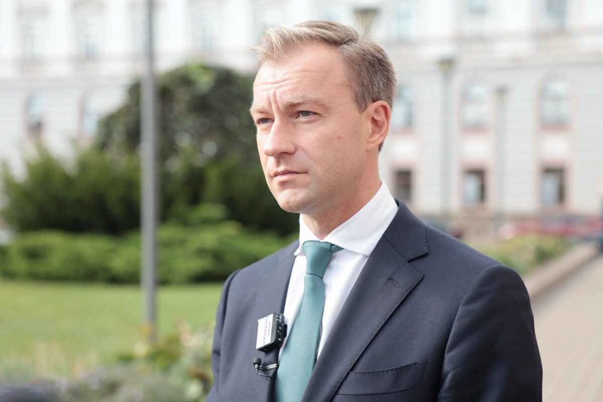 На фото пресс-секретарь МИД РБ Руслан Варанков