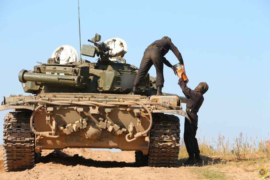 Не менее 100 тыс. военных по обе стороны границы Беларуси приступили к учениям. Что запланировали поляки?