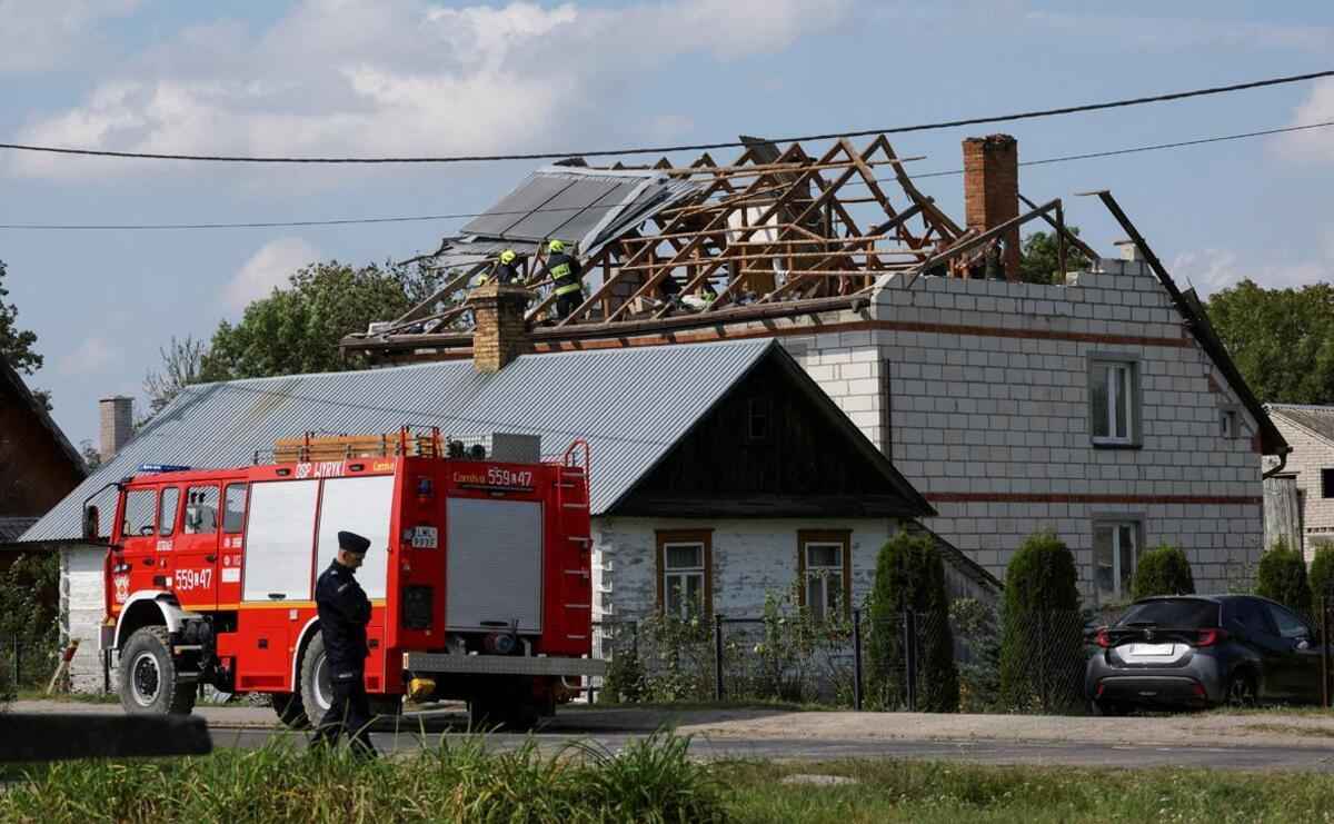 Власти Польши признали, что на жилой дом упали не обломки дрона, а их ракета
