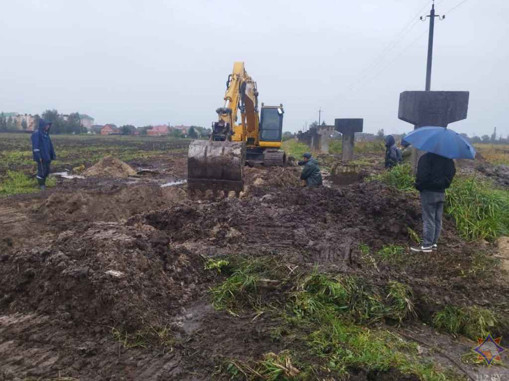 Под Столином прорвало трубопровод – тысячи домов остались без воды