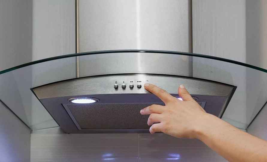 Два простых движения — и одежда высохнет гораздо быстрее. Только не ставьте сушилку в спальне