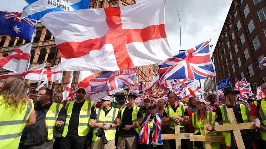 В Лондоне прошли массовые протесты и столкновения с полицией
