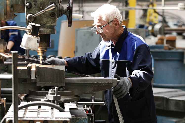 В Минтруда объяснили рост количества работающих пенсионеров в Беларуси. Каждый пятый