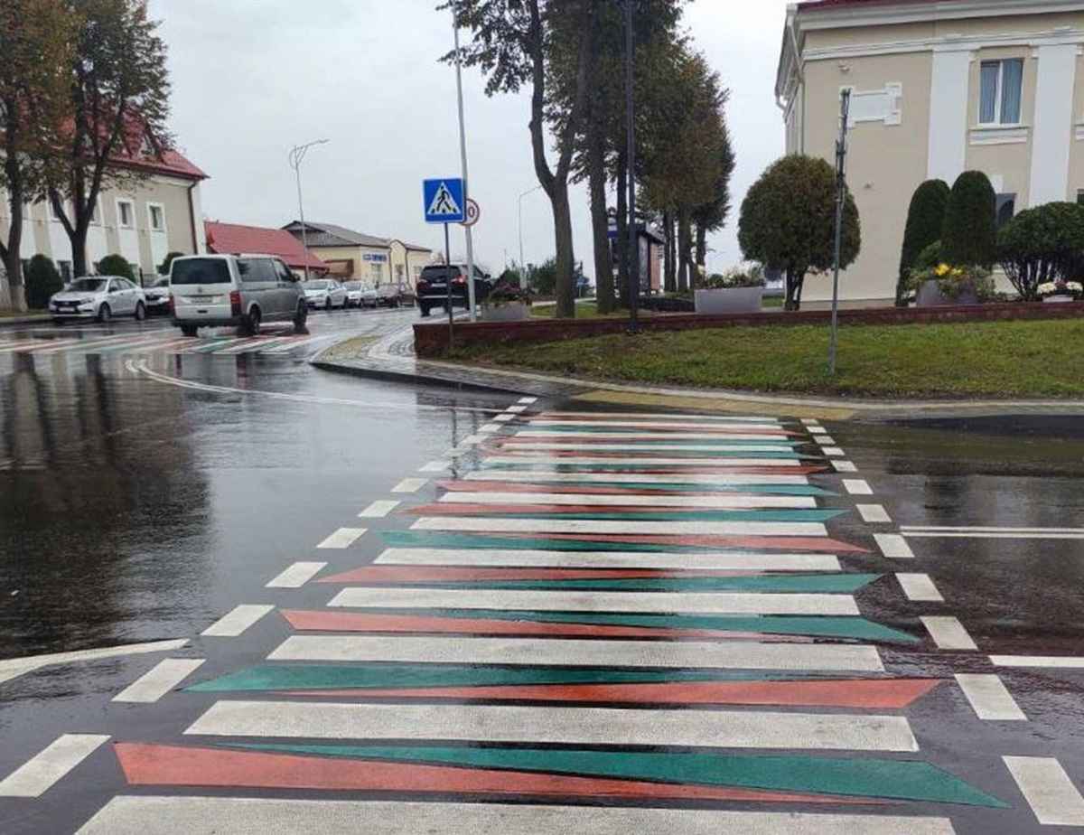 В Минтрансе объяснили причины нанесения необычной разметки под Минском