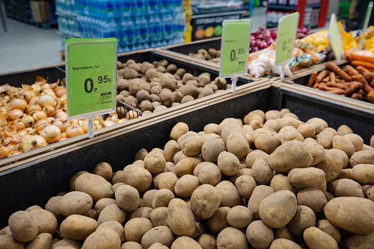 МАРТ Беларуси установил максимальные цены на овощи в магазинах. Почем картошка и яблоки?