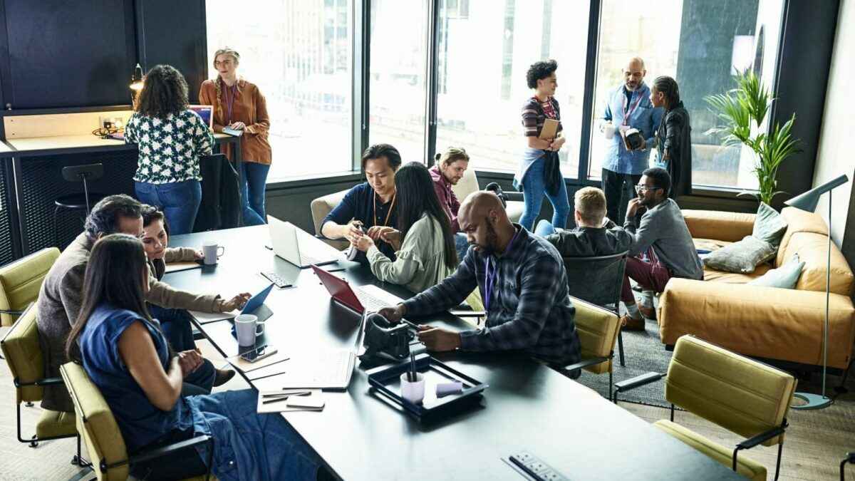 Сотрудница подала в суд на компанию, когда ее не поздравили с годовщиной