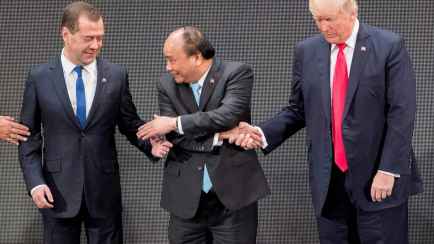 Медведев пригрозил Трампу — «Может плохо кончиться»