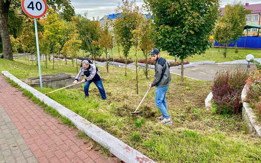 В милиции показали, кого из безработных белорусов отправляют убирать улицы