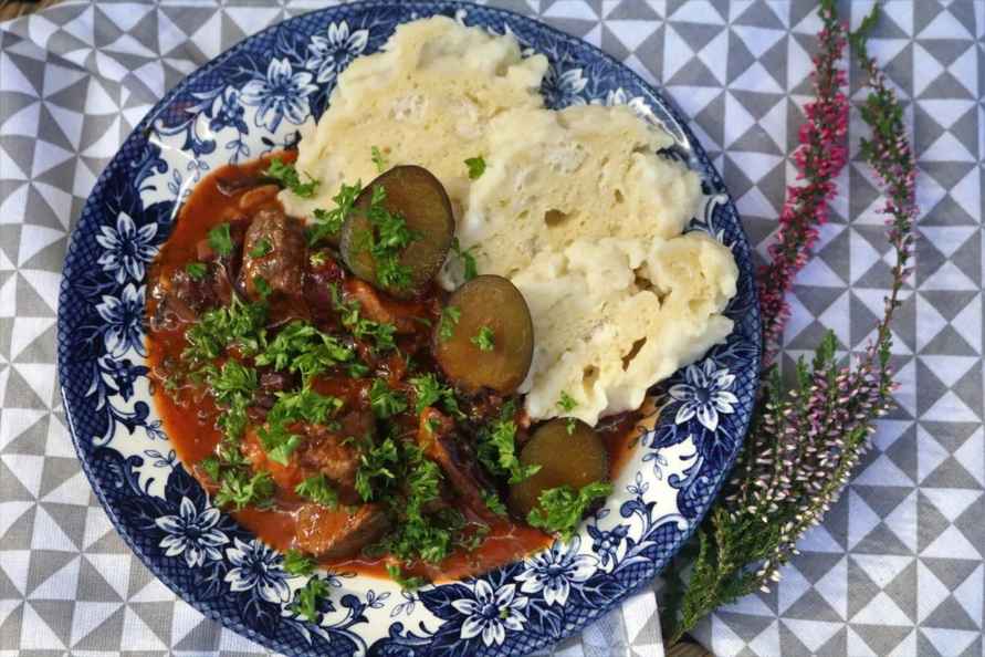 Индийский чатни, литовский суп и не только. Нашли 4 неожиданных осенних рецепта из слив