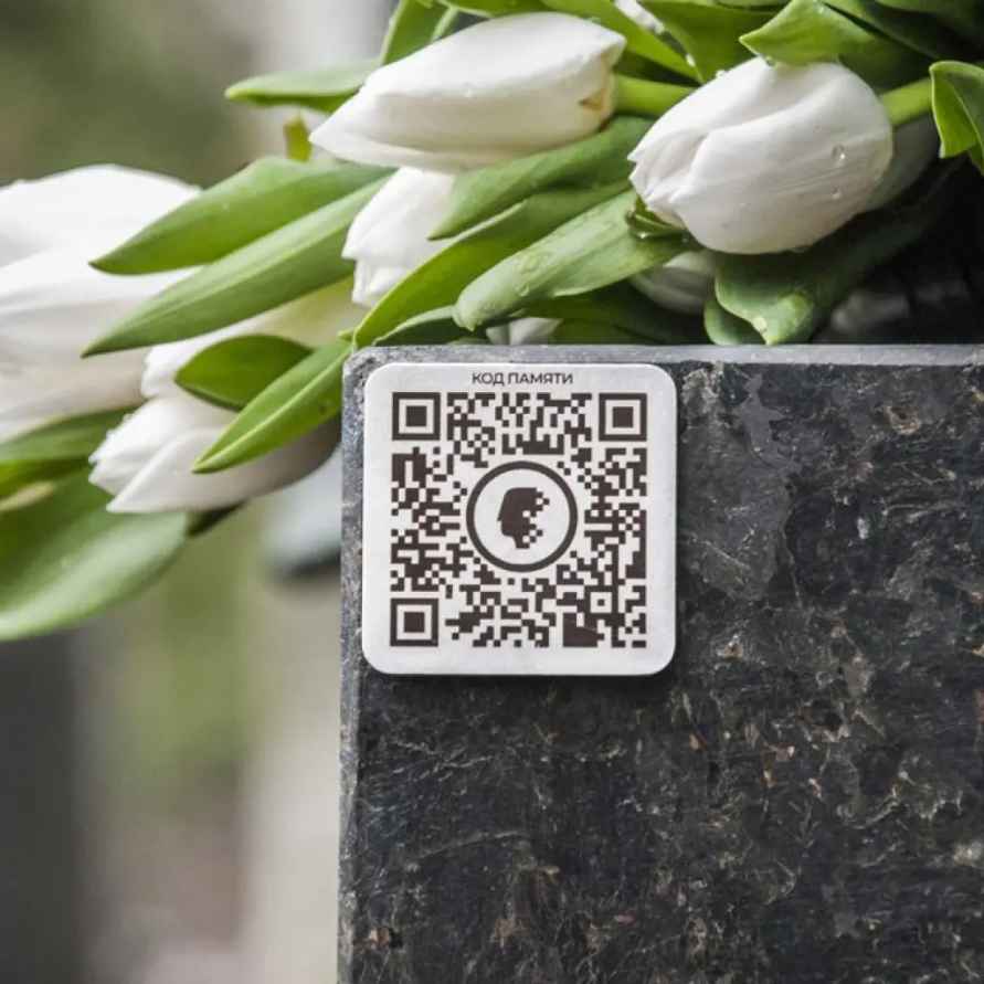 В Польше на кладбище установили телевизор. Для кого?