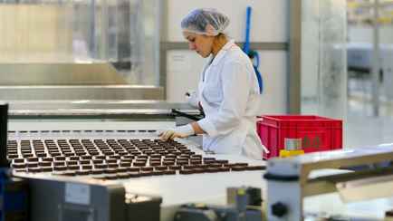 «Белгоспищепром» назвал страну, где белорусские конфеты стали покупать на 6530% больше