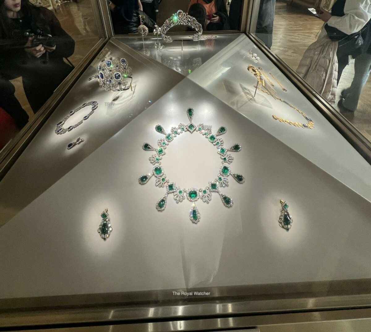 Хитроумное и зрелищное ограбление Лувра удивило весь мир