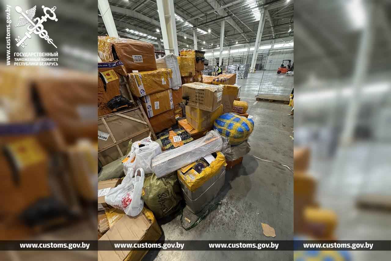 Таможня показала белорусам за какие товары из России можно лишиться 250 000 рублей