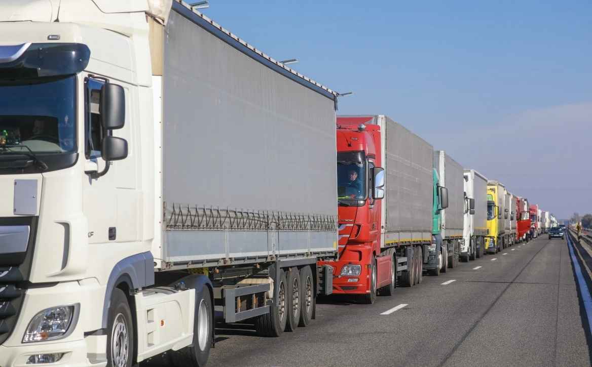 Польские перевозчики призвали Варшаву разобраться с очередями на границе Беларуси