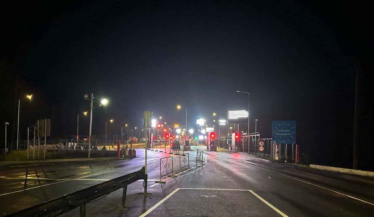 Литва полностью закрыла границу для белорусов. Кому разрешат проезд?