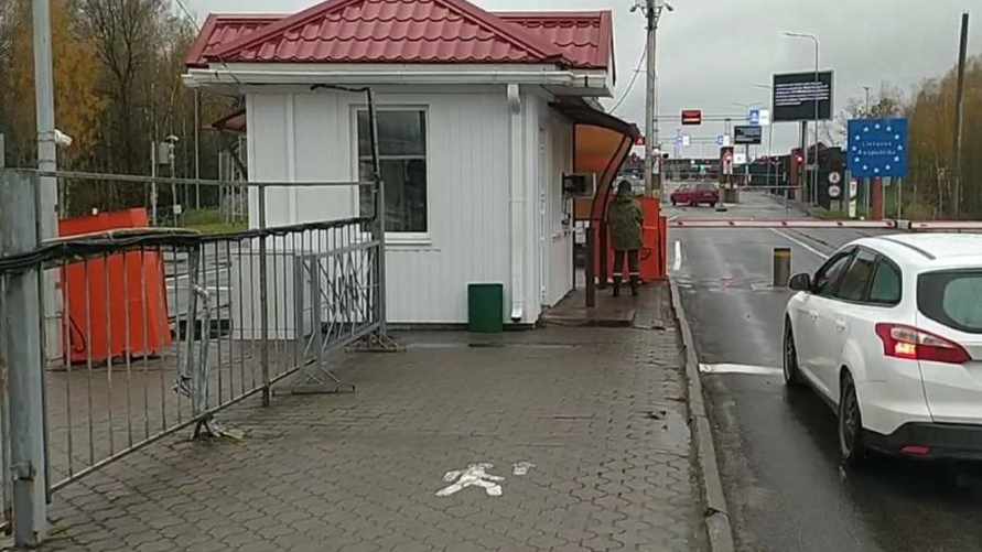 Таможня Беларуси объявила о частичном возобновлении движения на границе с Литвой. Кого пускают?