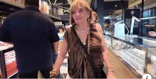 Ей 101 год, и она ходит на работу каждый день. Что посоветовала для долголетия?