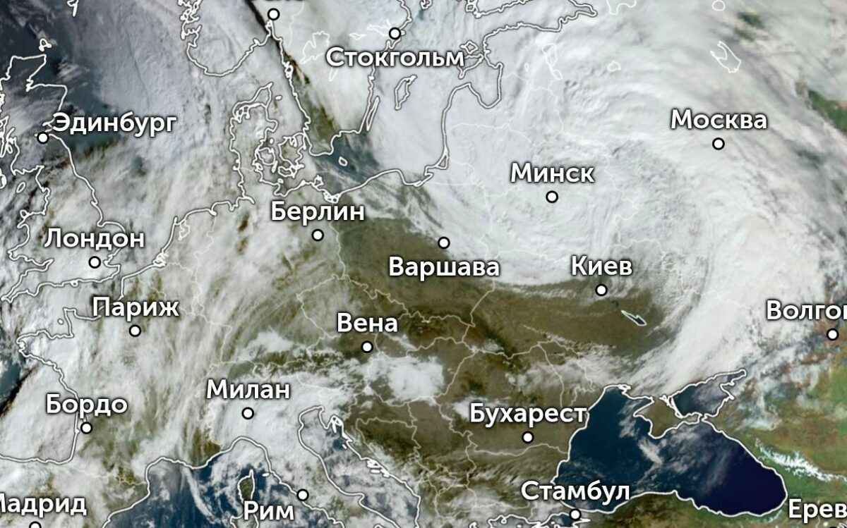 Что происходит с погодой этой осенью в Беларуси? Синоптики предупредили о вероятности "теплых" штормов в ноябре